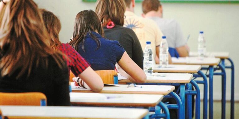 Πανελλαδικές 2023: Λιποθύμησε 17χρονη που έδινε εξετάσεις