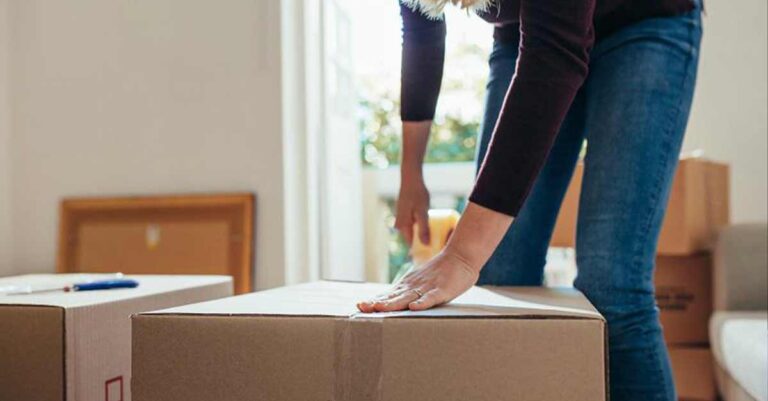 Θέλω να μετακομίσω με το παιδί σε κοντινή απόσταση, αλλά ο πρώην μου ισχυρίζεται ότι πρέπει πρώτα να πάρω την άδειά του. Ισχύει;