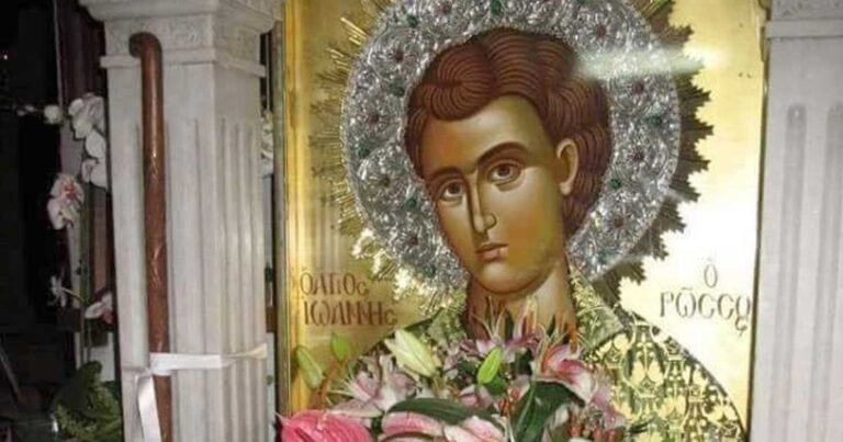 «Δώσ’ μου το χέρι σου Γιωργάκη, ανέβα στ’ άλογό μου, είμαι ο Άγιος Ιωάννης από την Ρωσία»