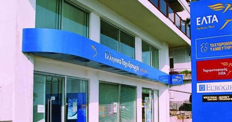 Παίρνω το παιδί στις δημόσιες υπηρεσίες γιατί δεν έχω ποιος να το κρατήσει και με στραβοκοιτάνε…