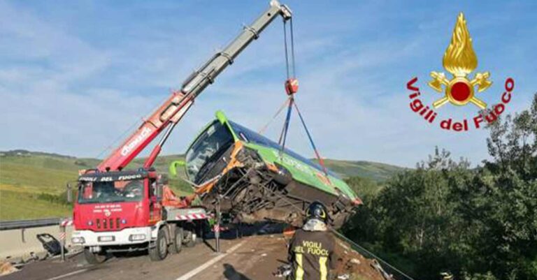 Τραγωδία στην Ιταλία: Έπεσε στον γκρεμό λεωφορείο με 38 επιβάτες