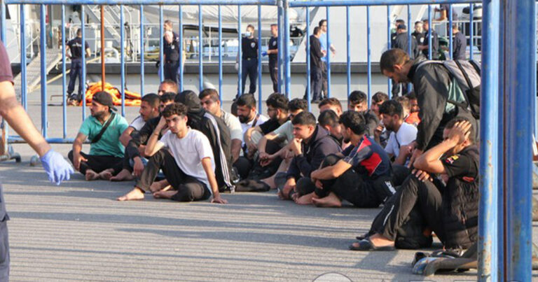 Ιόνιο: Εντοπίστηκαν 63 μετανάστες σε ιστιοφόρο – Μεταφέρθηκαν στο λιμάνι της Καλαμάτας