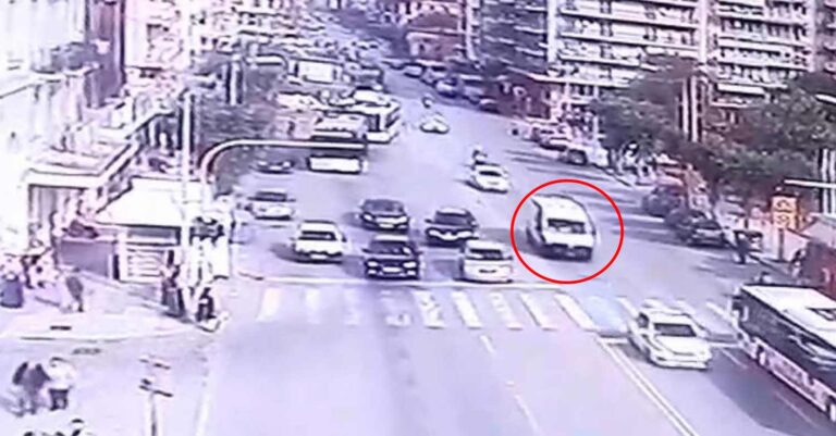 Θεσσαλονίκη: Καρέ-καρέ η γέφυρα ζωής από την ΕΛΑΣ για 19χρονη έγκυο με επιπλοκές