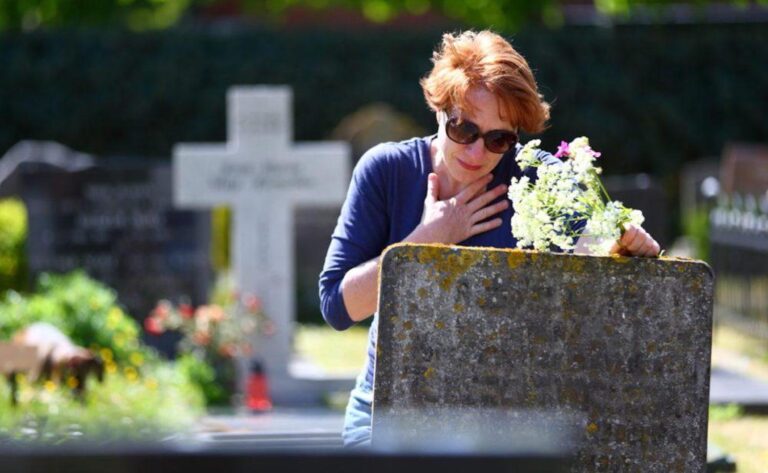 Τώρα θα είναι σε καλύτερο μέρος ή ησύχασε η ψυχούλα του/της: Σταματήστε να λέτε αυτές τις βλακείες σε κάποιον που πενθεί