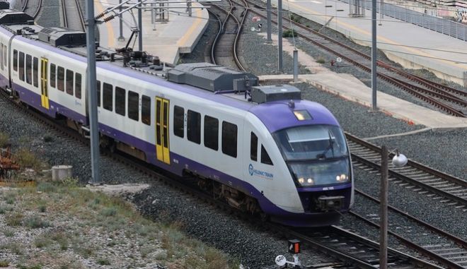 Φθιώτιδα: Ακινητοποιήθηκε τρένο με 325 επιβάτες μέσα σε σήραγγα
