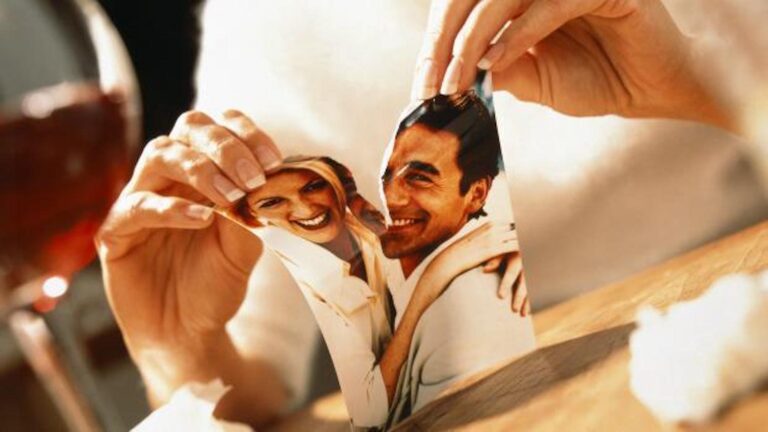 Βοήθησα τη φίλη μου να ξεπεράσει την απιστία και πήγε με τον άντρα μου…