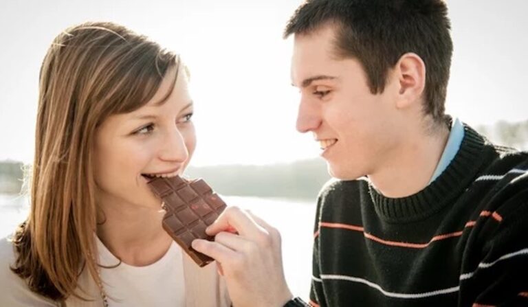 Γυναίκα πέθανε όταν έφαγε δηλητηριασμένα σοκολατάκια που έστειλε η εραστής του πρώην φίλου της