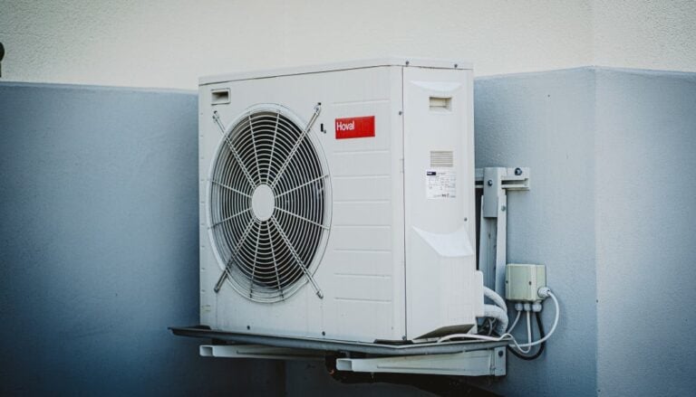 Air condition στον καύσωνα: Η επικίνδυνη λοίμωξη που οδηγεί μέχρι το θάνατο! Αυτά είναι τα ύπουλα συμπτώματα
