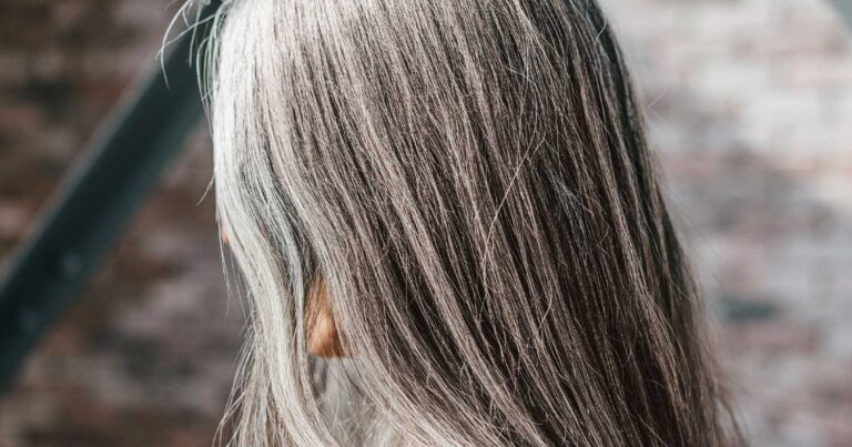 «Άσπρισα σε μία νύχτα»: Ο άντρας μου είχε παράλληλα και δεύτερη οικογένεια