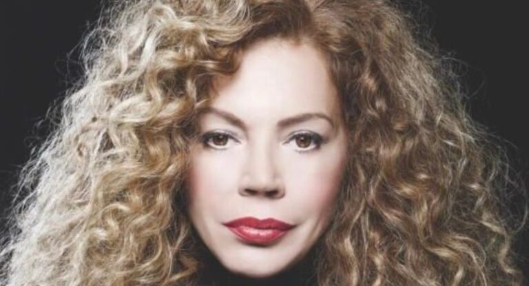 Ελένη Δήμου: «Οι θρησκείες δημιουργήθηκαν για να φοβούνται οι άνθρωποι»