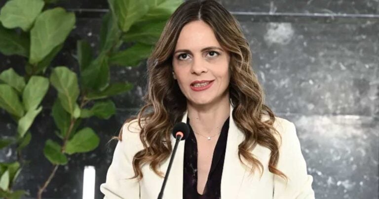 Χαμός με την ανάρτηση της Λούκας Κατσέλη για την Έφη Αχτσιόγλου