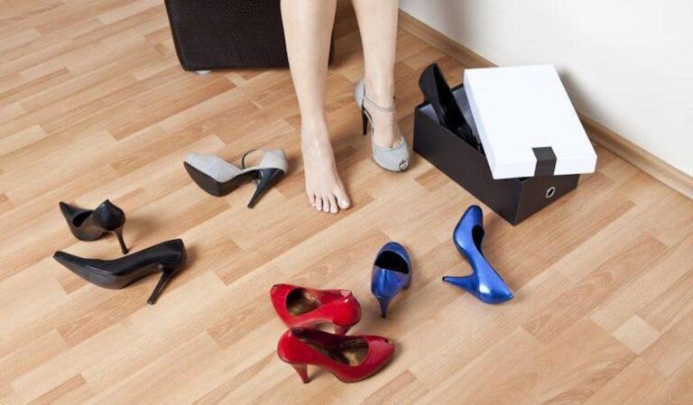 Δίνω τη διατροφή σε γόβες και σκουλαρίκια και καλά κάνω. Τόσα χρόνια, εγώ τον τάιζα τώρα ας πληρώσει!