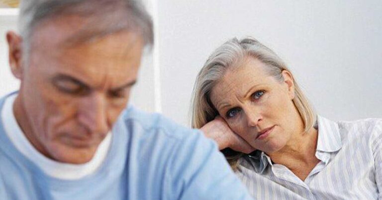 Είμαστε παντρεμένοι 20 χρόνια και δεν ζήτησε ποτέ να κάνουμε σeξ. Ζω ένα μαρτύριο. Τι να κάνω;