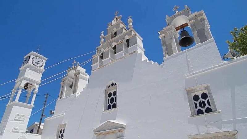 Παναγία Φιλωτίτισα: Η πανέμορφη ολόλευκη εκκλησία στις Κυκλάδες με την συγκινητική ιστορία και το σπουδαίο δίδαγμα