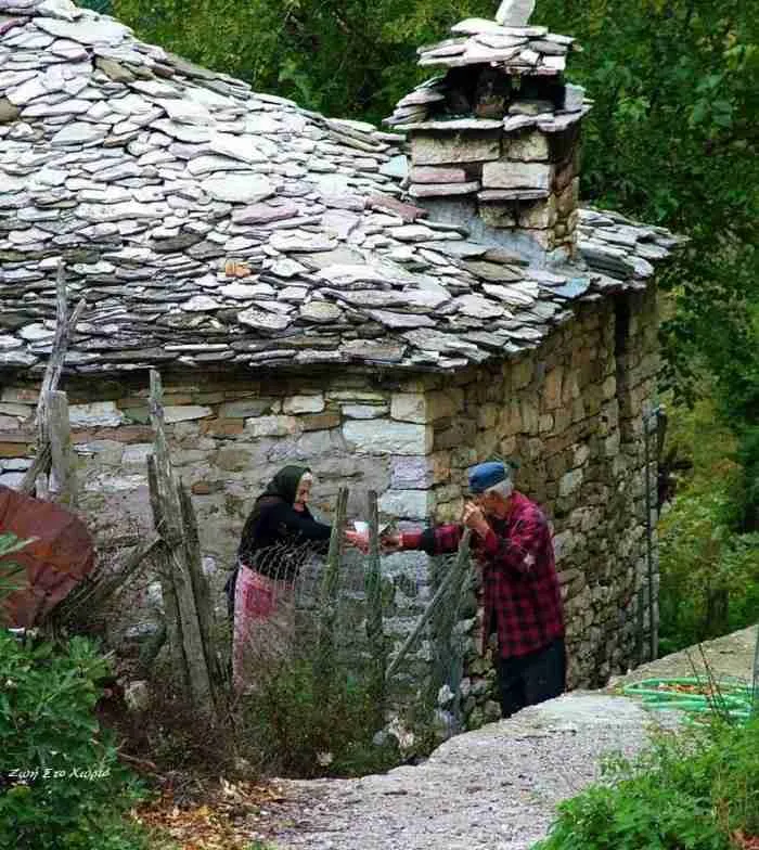 33 συγκινητικές φωτογραφίες ανθρώπων που έμειναν πίσω στο χωριό