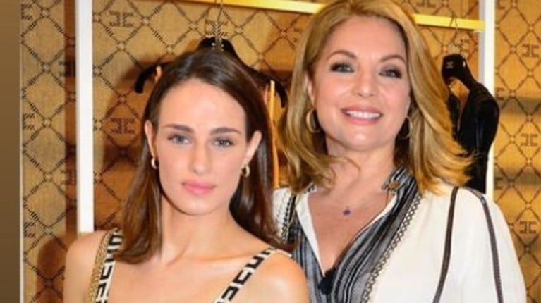 Άντζελα Γκερέκου – Μαρία Βοσκοπούλου: Η επιτομή της κομψότητας στη Μύκονο με ασπρόμαυρα looks