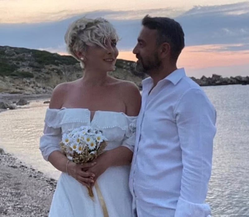 Φρικτóς θάνατος για 39χρονη ‑ Έπεσε σε γκρεμό 30 μέτρων ενώ της έκανε πρόταση γάμου ο σύντροφός της 2 Φρικτός θάνατος για 39χρονη ‑ Έπεσε σε γκρεμό 30 μέτρων ενώ γιόρταζε τον αρραβώνα της