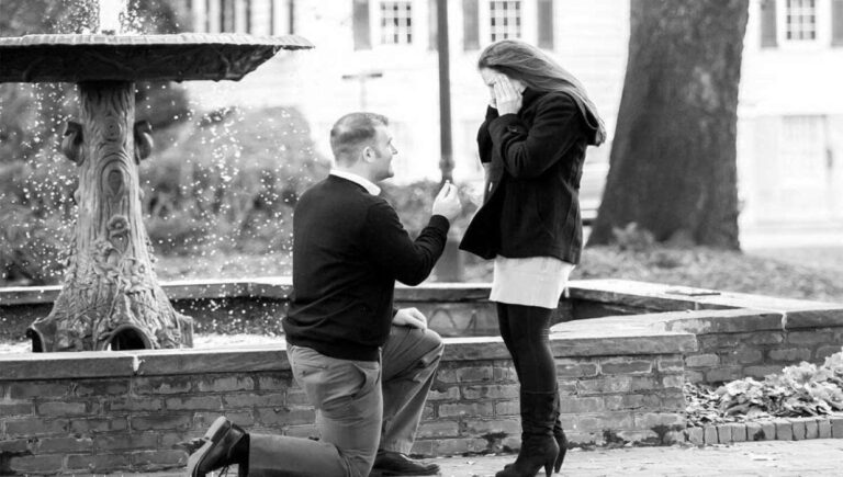 Γνωριζόμασταν μόλις 20 λεπτά όταν μου έκανε πρόταση γάμου. Του είπα ναι και δεν το μετάνιωσα ποτέ!