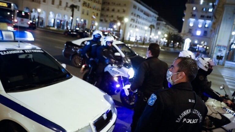 Εκτός ελέγχου η κατάσταση: Μαχαίρωσαν 15χρονο σε κοιλιά και πνεύμονα για να του κλέψουν το κινητό – Σε κρίσιμη κατάσταση ο ανήλικος