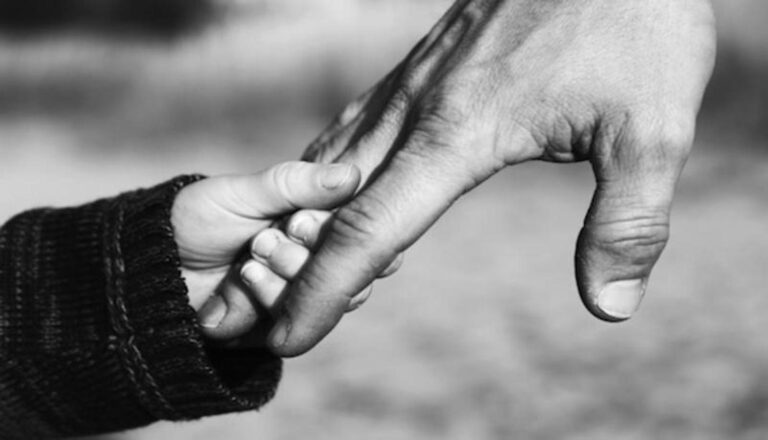 Ήμουν 26 ετών όταν έχασα τη γυναίκα μου και άρχισα να μεγαλώνω μόνος το παιδί μας…