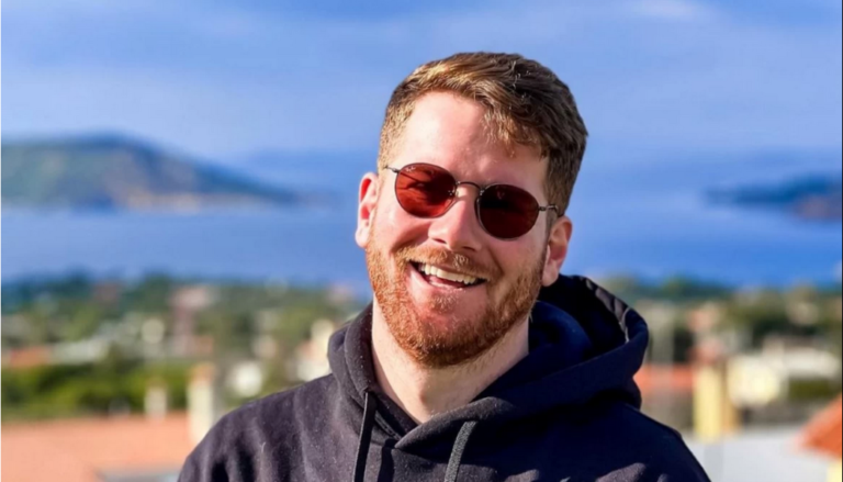 Φρiκη για τον Τζέιμς Καφετζή – Έμαθε ότι κάηκε το αυτοκίνητό του στη Ρόδο από τις ειδήσεις