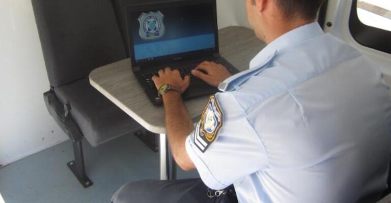 Kρήτη: Πήγε στην αστυνoμία και είπε ότι o σύζυγός της την έβρισε πριν 5 χρόνια