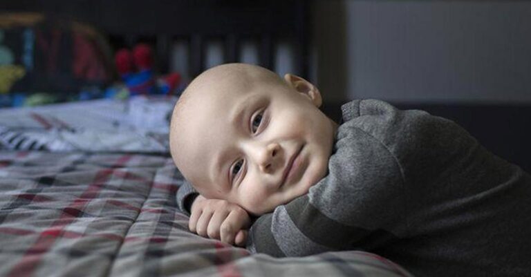 Ο σύντροφός μου έχασε το αγοράκι του από καρκίνο. Τον εγκατέλειψαν όλοι, εγώ όμως όχι!