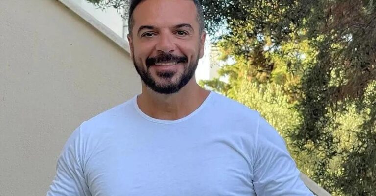 Ο Τριαντάφυλλος απαντά στην αδερφή του Σάκη Κατσούλη: «Ξεχνάς ότι to 2021 ερχόμουν σπίτι σου και …»