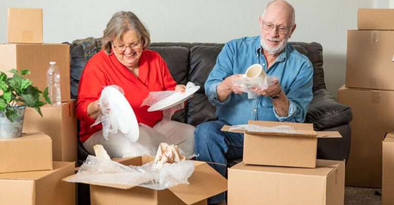 Οι γονείς μου μετακομίζουν στην επαρχία για να είναι κοντά στον αδερφό μου. Είμαι έξαλλη!