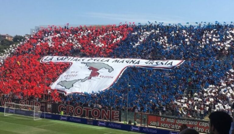 Οι οπαδοί στην Κάτω Ιταλία το φωνάζουν! «Είμαστε η Μεγάλη Ελλάδα»