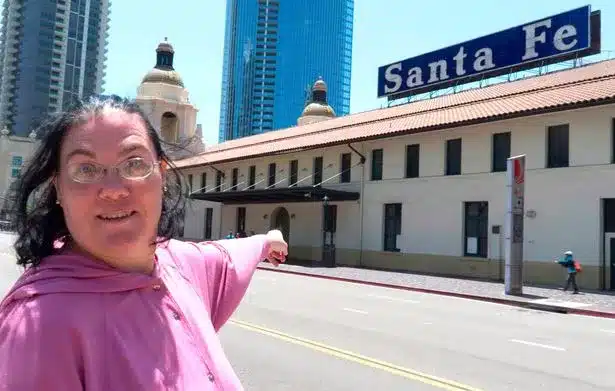 pay in love with train station