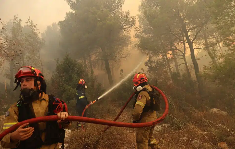 pirosvestes manika kapnoi.jpg