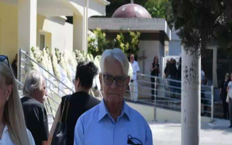 Θυμάστε τον Κώστα Πρέκα; Δείτε πως είναι στα 82 του ο «ζεν πρεμιέ» του κλασικού ελληνικού κινηματογράφου 1 Θυμάστε τον Κώστα Πρέκα; Δείτε πως είναι στα 82 του ο «ζεν πρεμιέ» του κλασικού ελληνικού κινηματογράφου