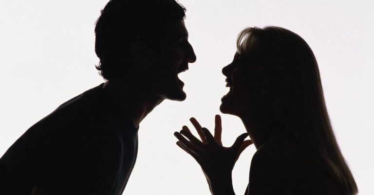 Σάλος στο Βόλο – Πασίγνωστος αθλητής έσπασε την μύτη της πρώην συζύγου του μπροστά στα μάτια του παιδιού τους