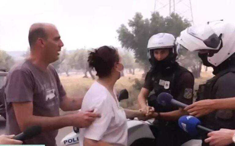 «Σαν μάνα μου στο λέω, πρέπει να φύγεις» – Η δραματική έκκληση αστυνομικού σε κάτοικο
