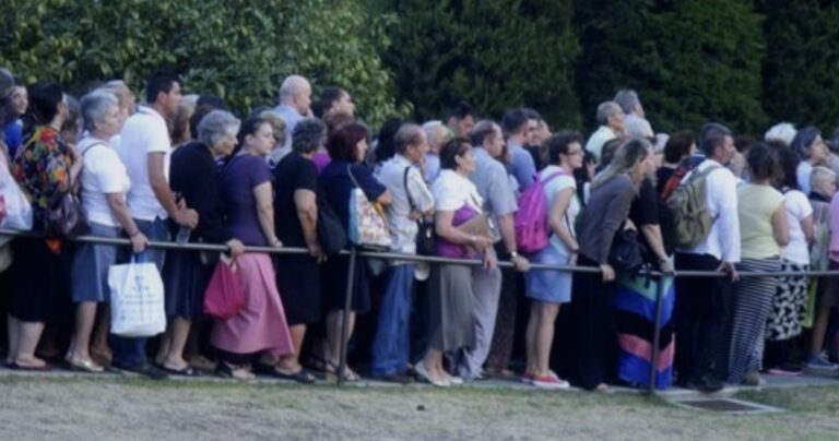 Λαοθάλασσα για προσκύνημα στον τάφο του Άγιου Παϊσίου στη Σουρωτή Θεσσαλονίκης