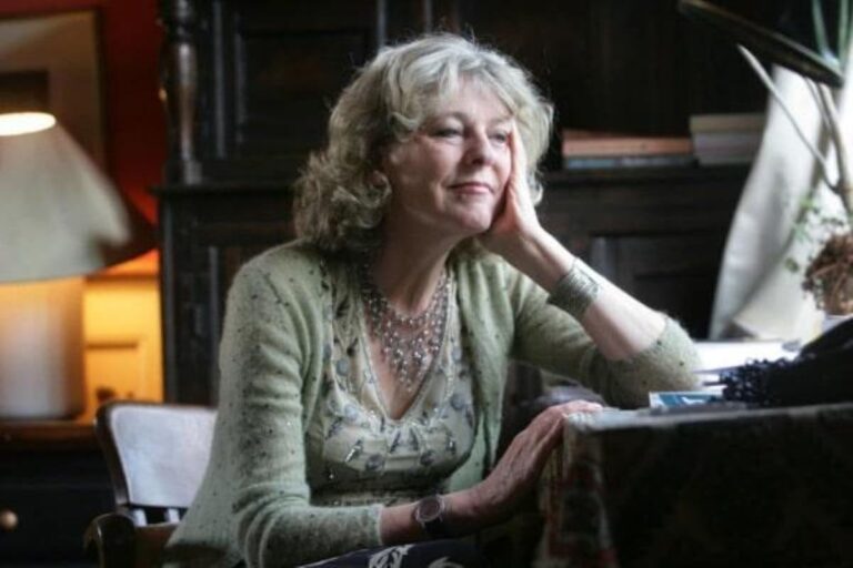 Τα είχα με τον άντρα της κόρης μου. Πιστεύω ότι με θέλει ακόμα και τον περιμένω να γυρίσει