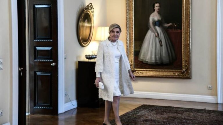 Tο τελευταίο αντίο στη Μαριάννα Βαρδινογιάννη  –  Πού θα γίνει η ταφή