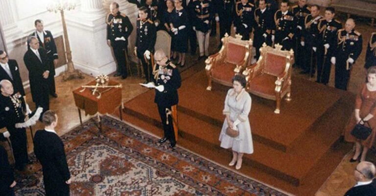 Τατόι: Βρέθηκαν τα βασιλικά εμβλήματα του Όθωνα – Δείτε εικόνες