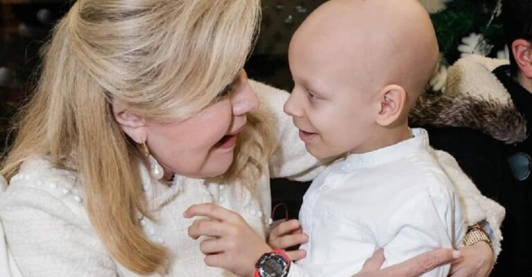 «Θα είσαι για πάντα ο μικρός μου άγγελος»: Όταν η Μαριάννα Βαρδινογιάννη αποχαιρετούσε τον 8χρονο Χρήστο