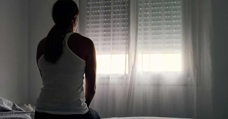 Τη μέρα που με βiασε ο πατpιός μου, σταμάτnσα να ονειρεύομαι