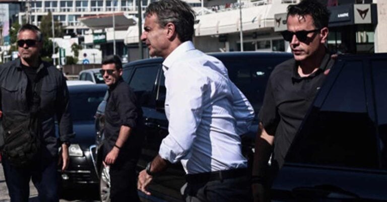 Eπέστρεψε εσπευσμένα από τις Βρυξέλλες ο Πρωθυπουργός – Στο Συντονιστικό Κέντρο Επιχειρήσεων για ενημέρωση