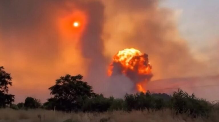 Νέα Αγχίαλος: «Ξηλώνουν» τον διοικητή της 111 Πτέρυγα Μάχης μετά τις εκρήξεις – Ποια πυρομαχικά εξερράγησαν