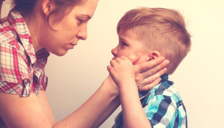 Τώρα που έκανα παιδί, δεν συμπαθώ το παιδί του άντρα μου από τον πρώτο του γάμο