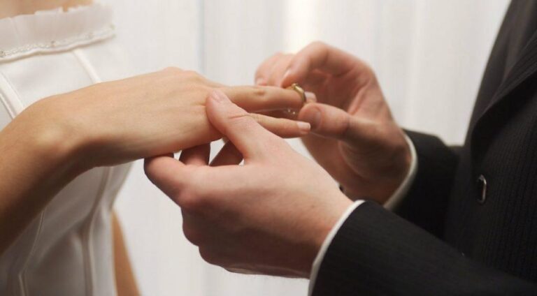 Ξαναπαντρεύτηκα τον πρώην άντρα μου και δεν το έχω μετανιώσει λεπτό