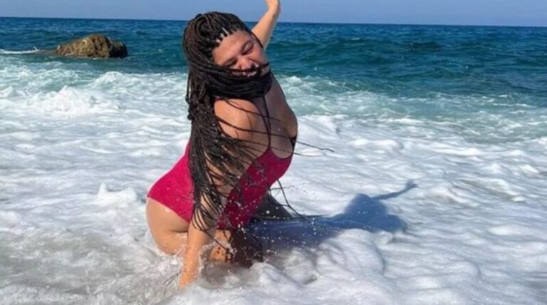 Δανάη Μπάρκα: «Να γυρνάς την πλάτη σε όποιον είναι λίγος για σένα και σε ό,τι σου μαυρίζει την ψυχή»