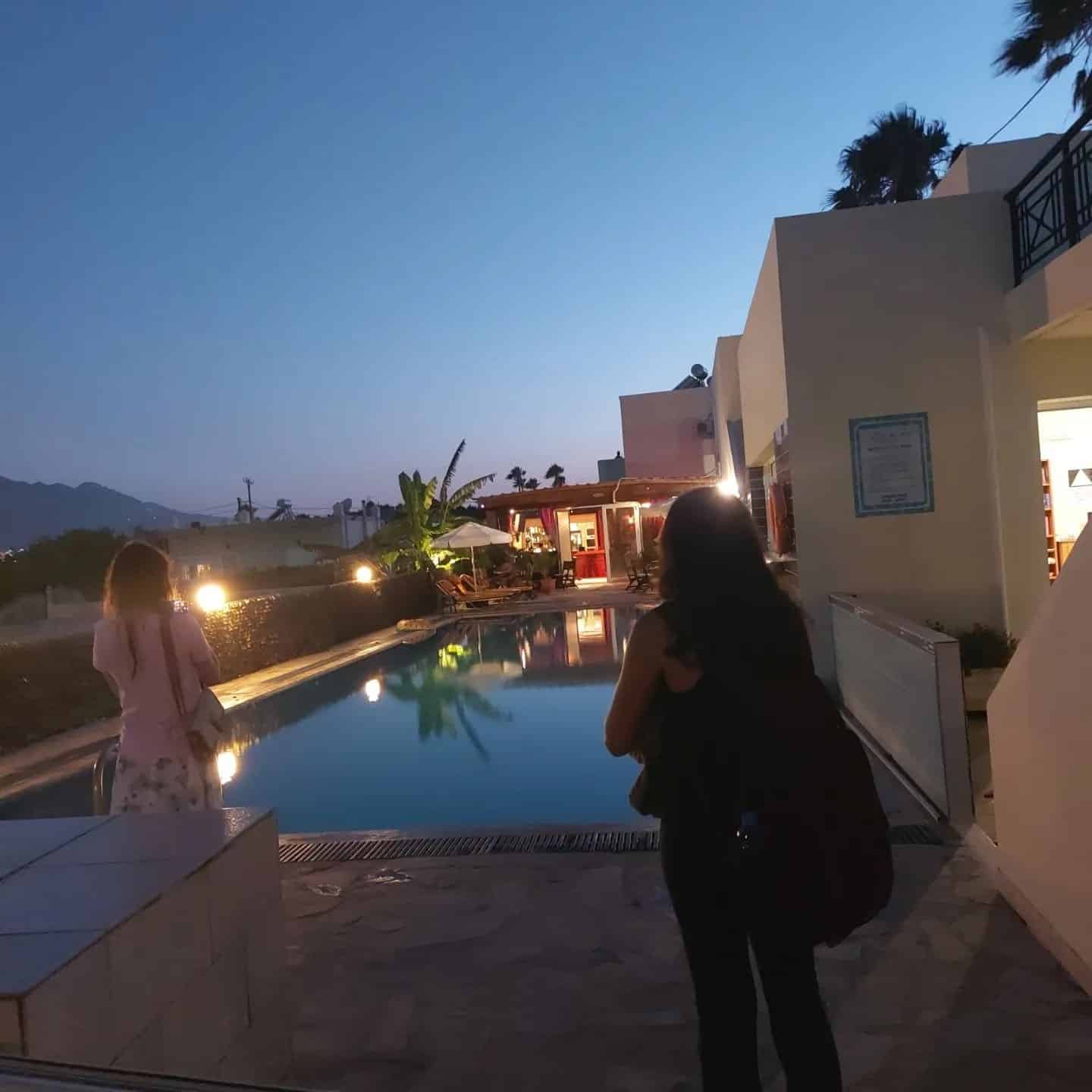 Ποια είναι η μαμά και ποια η κόρη: Η Βάσω Γουλιελμάκη ποζάρει με την 19χρονη κόρη της και όλοι ρωτάνε το ίδιο 4 19 2 1440x1440 1