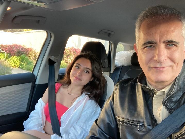 Ποια είναι η μαμά και ποια η κόρη: Η Βάσω Γουλιελμάκη ποζάρει με την 19χρονη κόρη της και όλοι ρωτάνε το ίδιο 7 Μεγάλωσε η κόρη της Βάσως Γουλιελμάκη