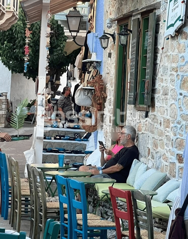 Σε πανηγύρι με την κούκλα σύζυγό του: Έτσι είναι σήμερα ο Στάθης Παναγιωτόπουλος 2 χρόνια μετά τις καταγγελίες 25 2