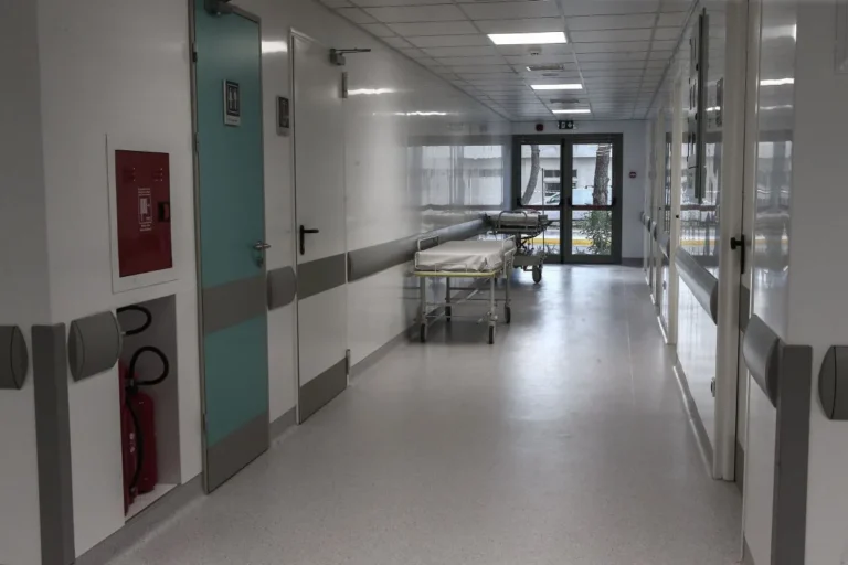 Κομοτηνή: Σε κρίσιμη κατάσταση 22χρονη που μαχαιρώθηκε από τον 37χρονο σύζυγό της